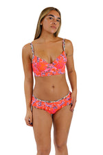 Top Pink Wild & Free (con copas y barbas)
